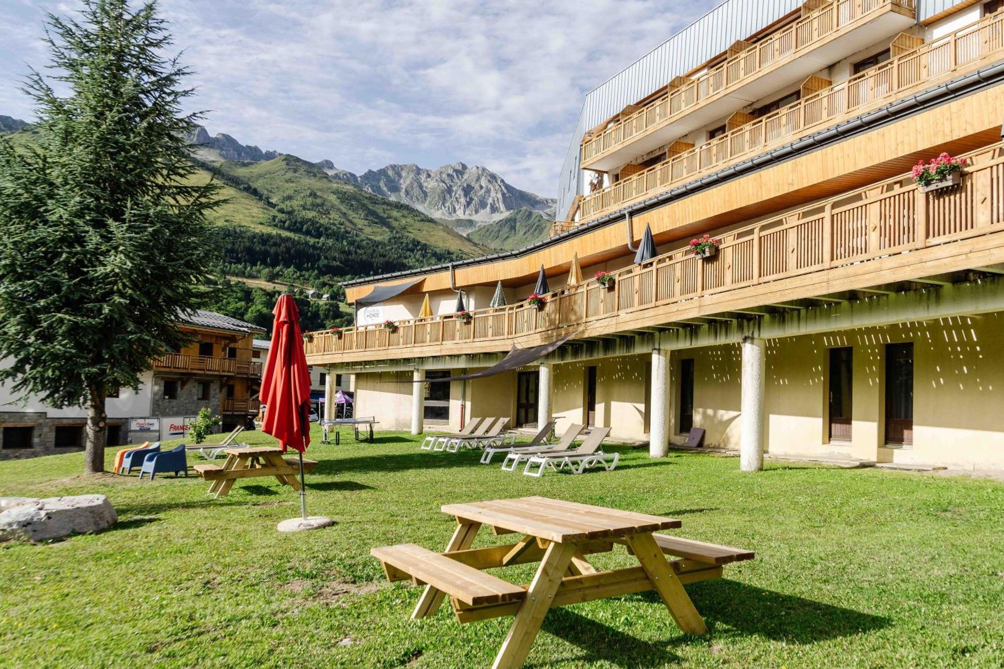 Village Vacances Atc Routes Du Monde Saint-François-Longchamp Exterior photo
