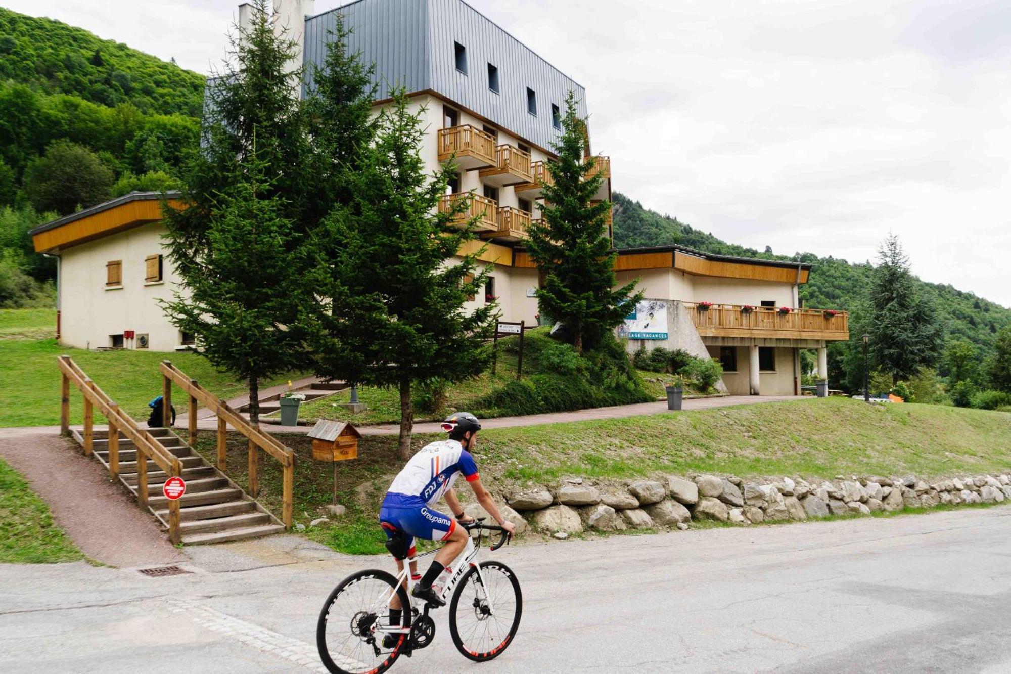 Village Vacances Atc Routes Du Monde Saint-François-Longchamp Exterior photo